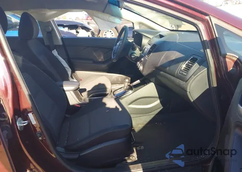 2017 Kia Forte Lx z USA, uszkodzony, nr VIN 3KPFL4A77HE145432